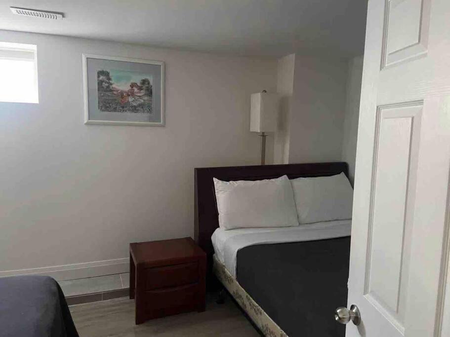 Modern House Newly Furnished 3 Mins Drive To Fall Niagara Falls Eksteriør billede