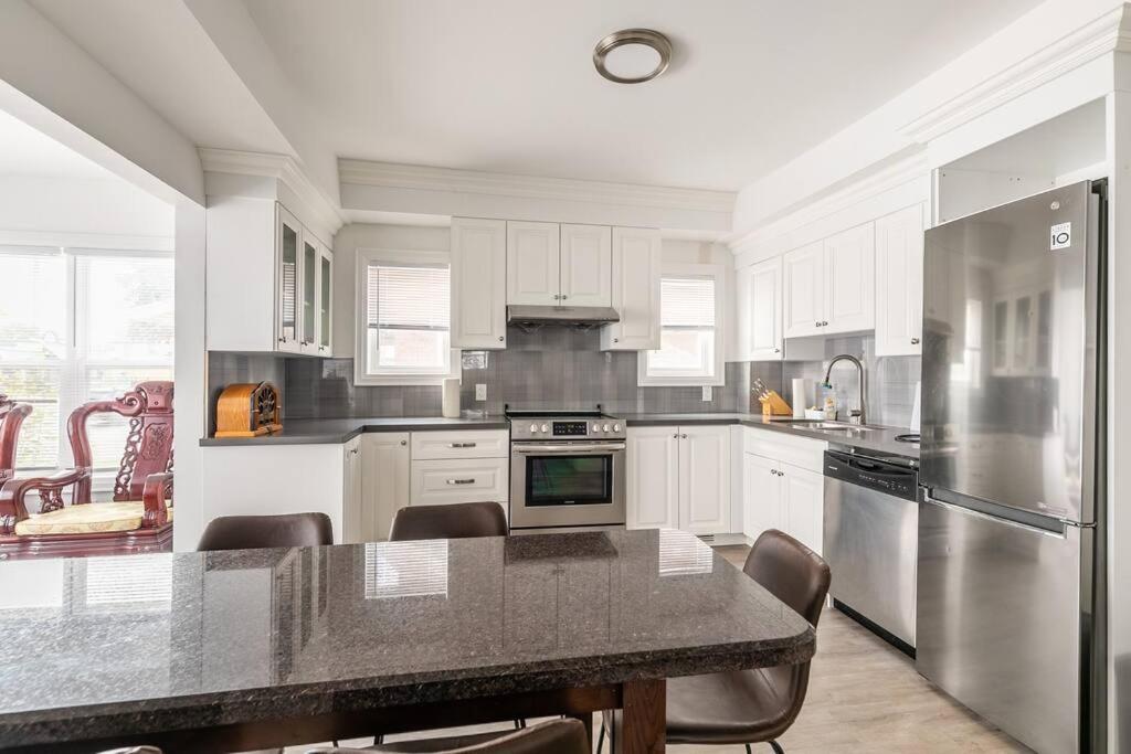 Modern House Newly Furnished 3 Mins Drive To Fall Niagara Falls Eksteriør billede