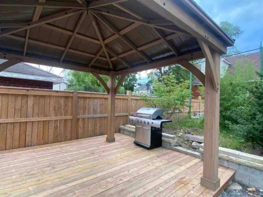 Modern House Newly Furnished 3 Mins Drive To Fall Niagara Falls Eksteriør billede